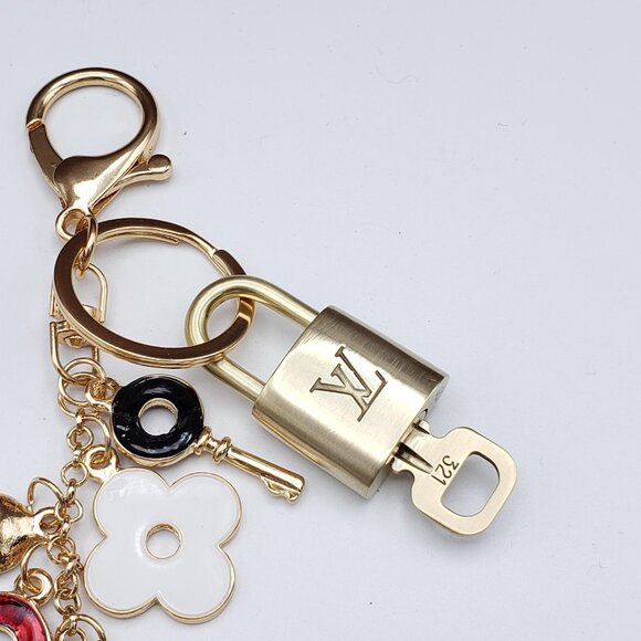 Authentic Louis Vuitton Lock & Key with Unbranded Charm, Keychain - Picture 7 of 10